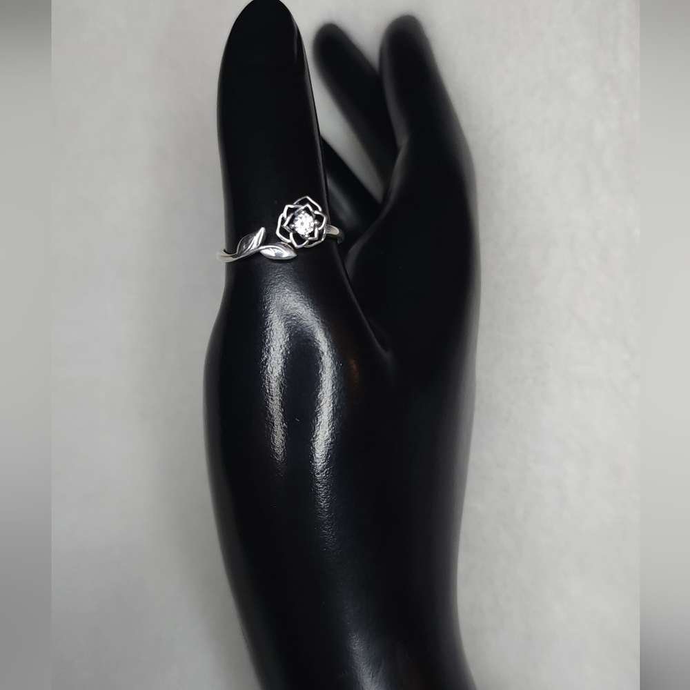 NEW! Genuine s925 Sterling Silver Open Style Rose Ring With Lab Made Diamond.